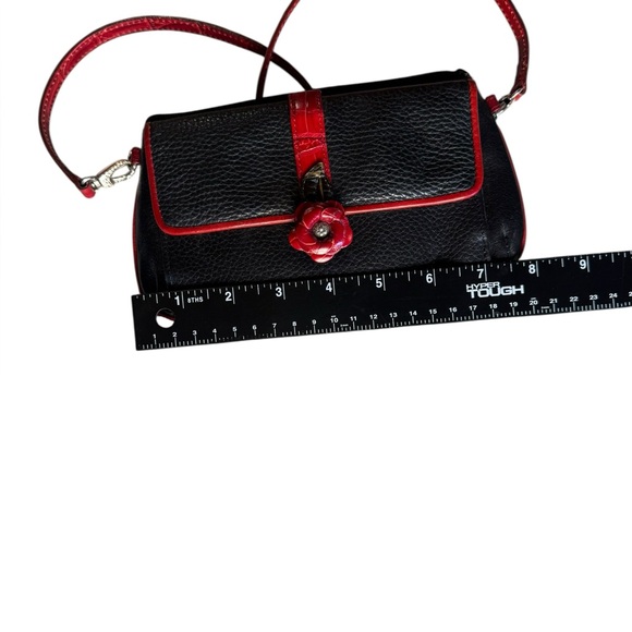 Vtg. Brighton. Rosie Mini Black Red Pebbled Leather Crossbody Rose Detail - Picture 3 of 12